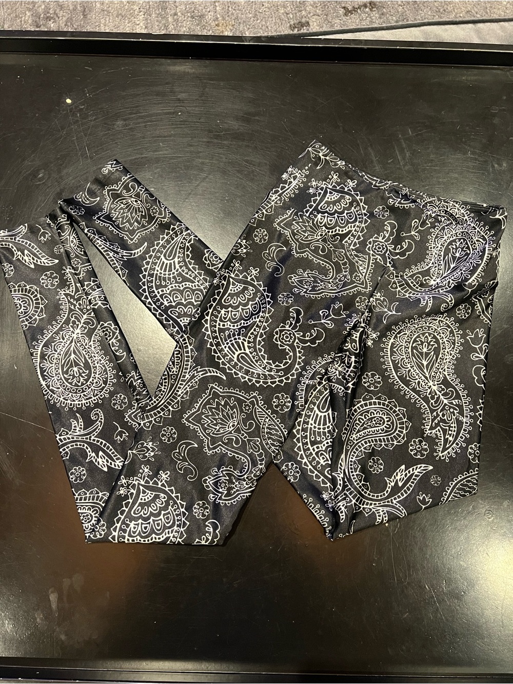 Goldsheep Black Leggings with White Paisley Print